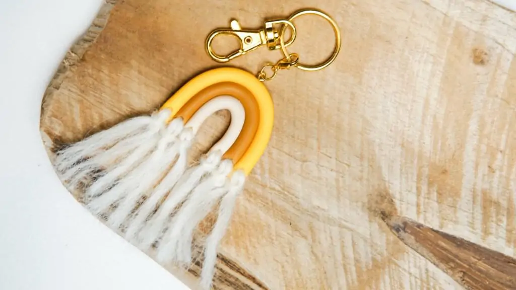 FIMO Schlüsselanhänger Idee Regenbogen in gelb braun beige