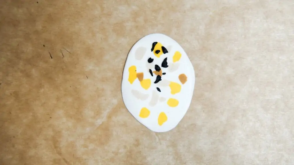 FIMO mit schwarz belegen und ausrollen