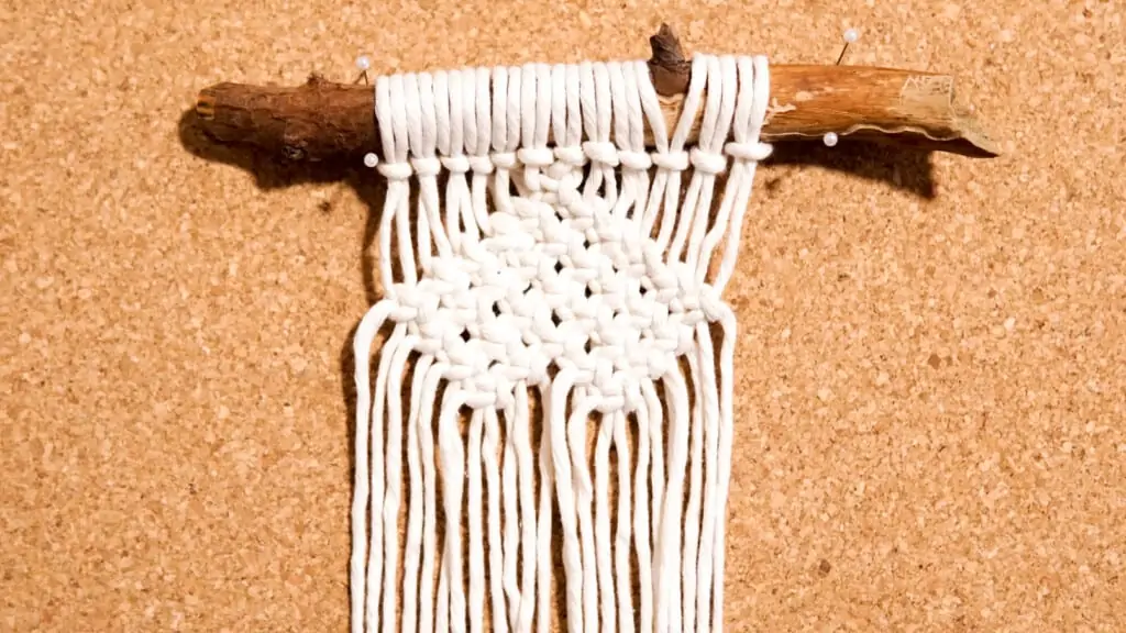 Makramee Untersetzer Anleitung Herz knoten 9